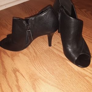 Nine West low bootie